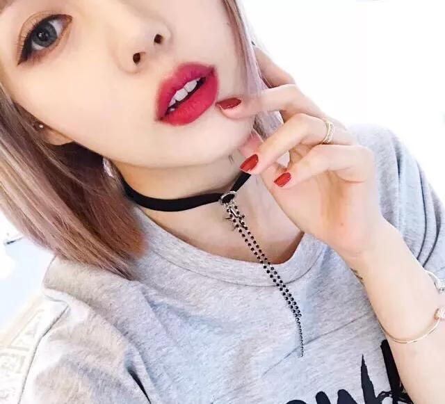 摄影美妆好物结合的博主

