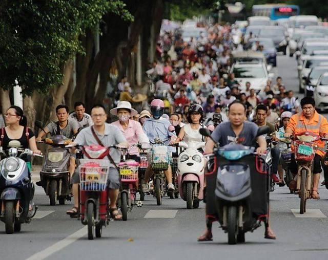 外地“电驴”南宁叫卖，每辆3000元。交警：见到一律查扣, 你怎么看？
