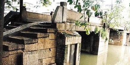 广州小蛮腰旁边的桥叫什么? 广州小蛮腰旁边的桥叫什么?