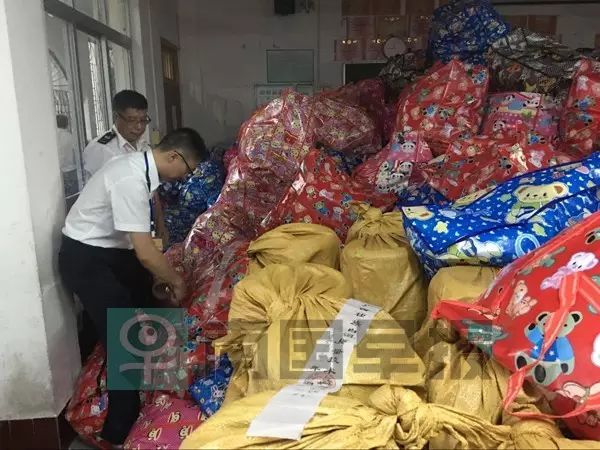 如何看待南宁一学校查出6000床“黑心棉被”,生产商也说:这不是人盖的? 如何看待南宁一学校查出6000床“黑心棉被”,生产商也说:这不是人盖的?