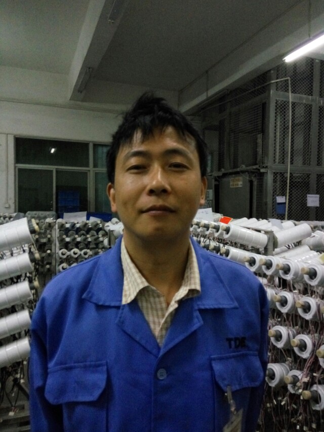 P人和J人的核心区别（技工手工打磨J-15核心零件中的主人公，为什么待遇工资很低却依然愿意留在工作岗位？）