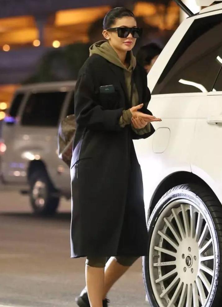 海外生活女生穿搭视频大全，海外生活女生穿搭视频大全集