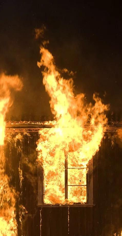 家中点火致母亲死亡（妈妈着火了怎么办？）