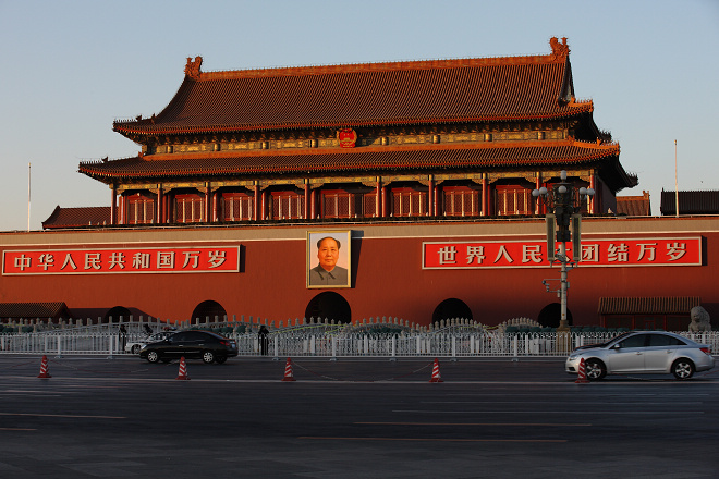 [北京大街小巷挂国旗]去北京看升国旗住哪里方便？