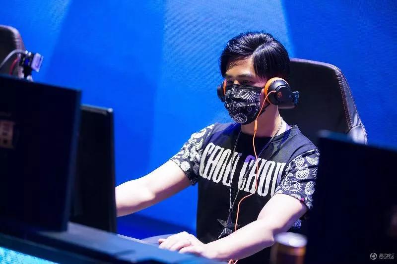男演员确诊不死癌症（娱乐圈有不死癌症强直性脊柱炎明星有哪些？）
