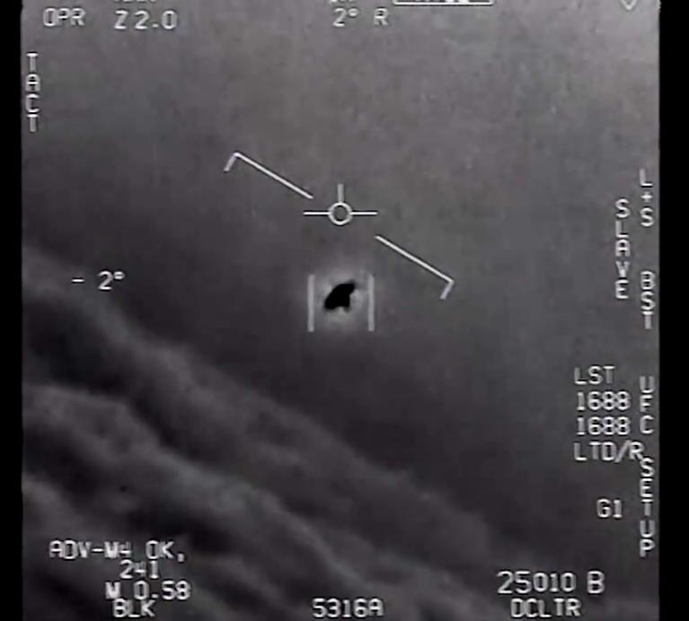 美战机被曝撞上UFO