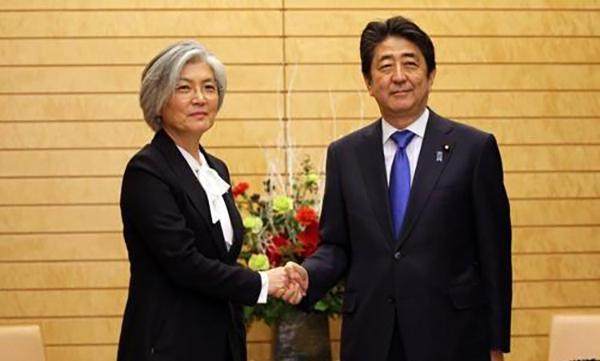 韩国女外长向安倍发出访韩邀请，日本为什么不接茬？：韩女子在日本遭割喉