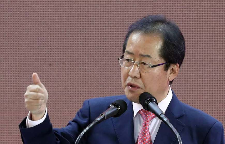 在中国的司法实践中，有哪些砍死了人被判正当防卫无罪释放的案例？：恶势力全员改判无罪