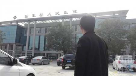 如何看待记者采访“天价停尸费”被群殴和侮辱？：24万天价停尸费