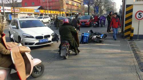 宝马车主被