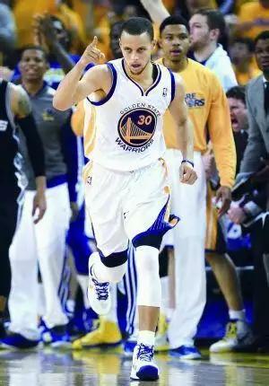 在NBA中你觉得最霸气的进球后庆祝动作是什么?最搞笑的是什么? 在NBA中你觉得最霸气的进球后庆祝动作是什么?最搞笑的是什么?