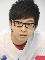 我想邀请明星搞演唱会，大概需要多少费用？