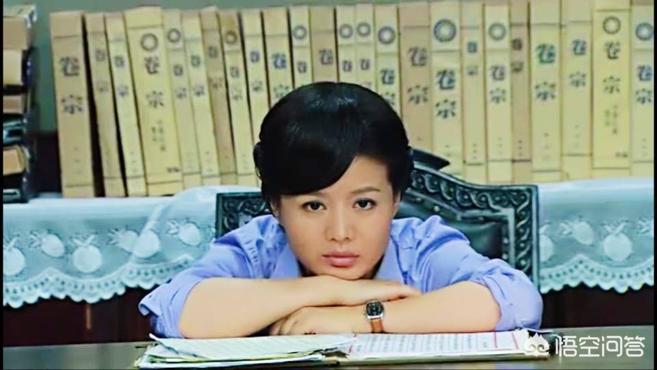 如何看待三亚男子割断高空作业人员的安全绳，其妻阻碍民警执法直呼保护我家权益？：三亚高空坠物1死2伤