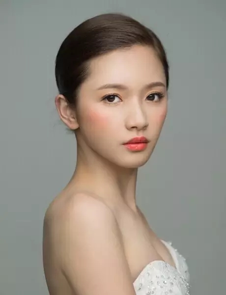 新娘化妆造型沟通技巧
