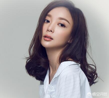 我想邀请明星搞演唱会，大概需要多少费用？