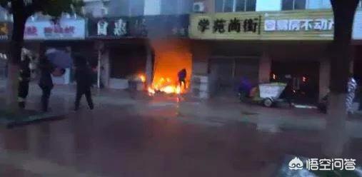 如何看待“常州一饭店着火，逃生店主返火场救母亲”？：家中点火致母亲死亡