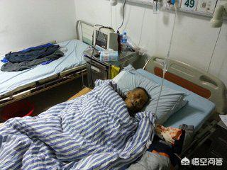 男子持铁锤砸死路人（泸州一男子带铁锤晨跑，一言不合砸伤老人。你怎么看？）