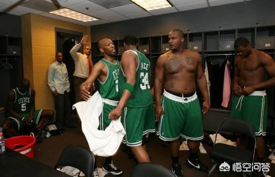 NBA更衣室到底是个什么地方? NBA更衣室到底是个什么地方?