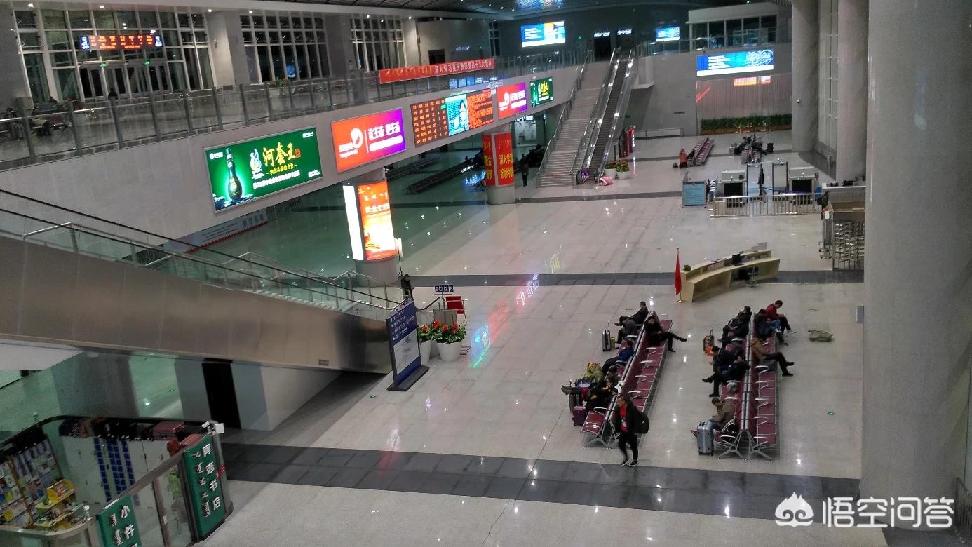 车站15元盒饭又火了（为什么高铁站火车站的的东西是外面商场的两倍价钱，盒饭为什么那么贵？）