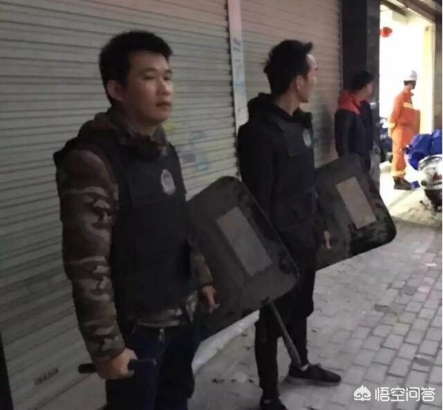 如何看待广西玉林17岁男子持刀挟持前女友，扬言要同归于尽？：17岁男子杀害前女友