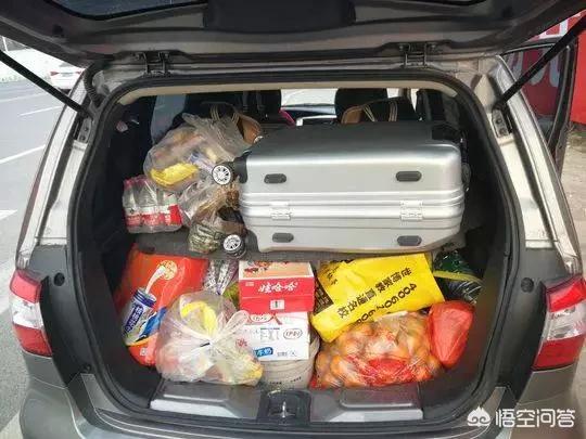 生父回应娃塞后备箱