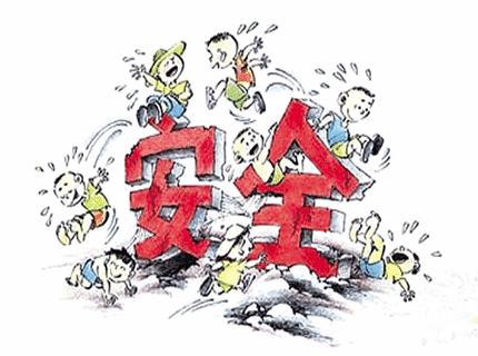 年轻妈妈玩手机疏忽三岁女儿掉进站台缝隙里哭喊妈妈救我，你们怎么看？：幼童掉入站台缝隙