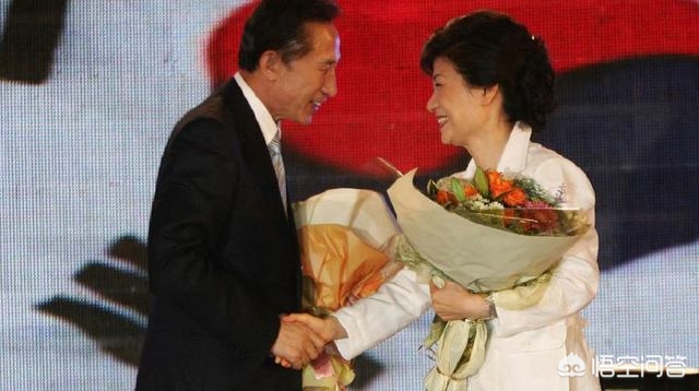 朴槿惠与李明博再会（卢泰愚和全斗焕，朴槿惠和李明博还好吗？）