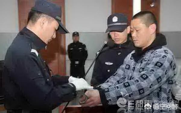 安徽保安周少华被判死刑，他的的女友陈某有连带责任吗，处理了吗？