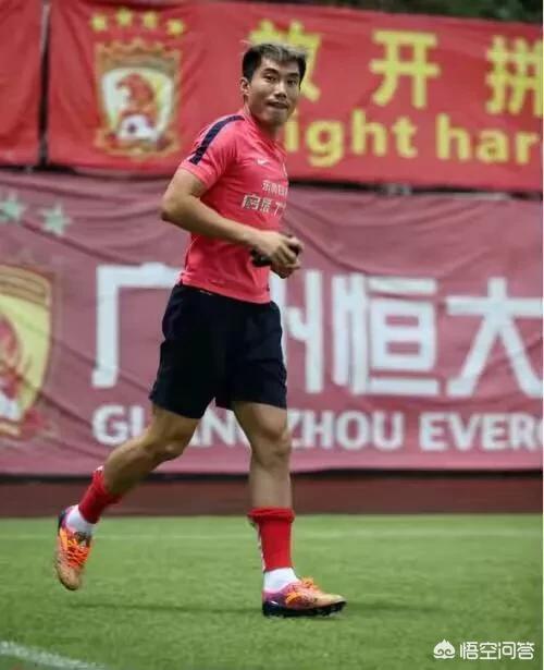 郑智出现在预备队，不踢中超和亚冠，恒大队长将要退役了吗？：打人被退伍军人飞踹