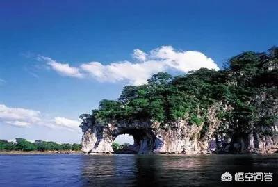漓江跟象鼻山是同一个地方吗？