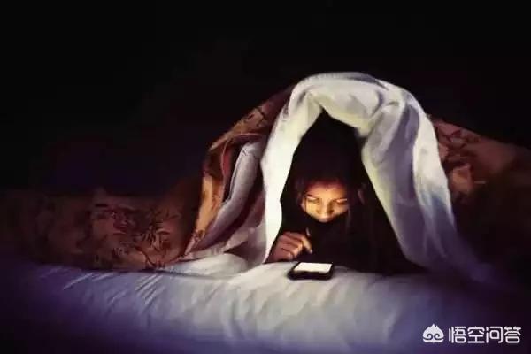 看手机(我男朋友总是喜欢查看我手机,是在乎我吗?) 看手机(我男朋友总是喜欢查看我手机,是在乎我吗?)