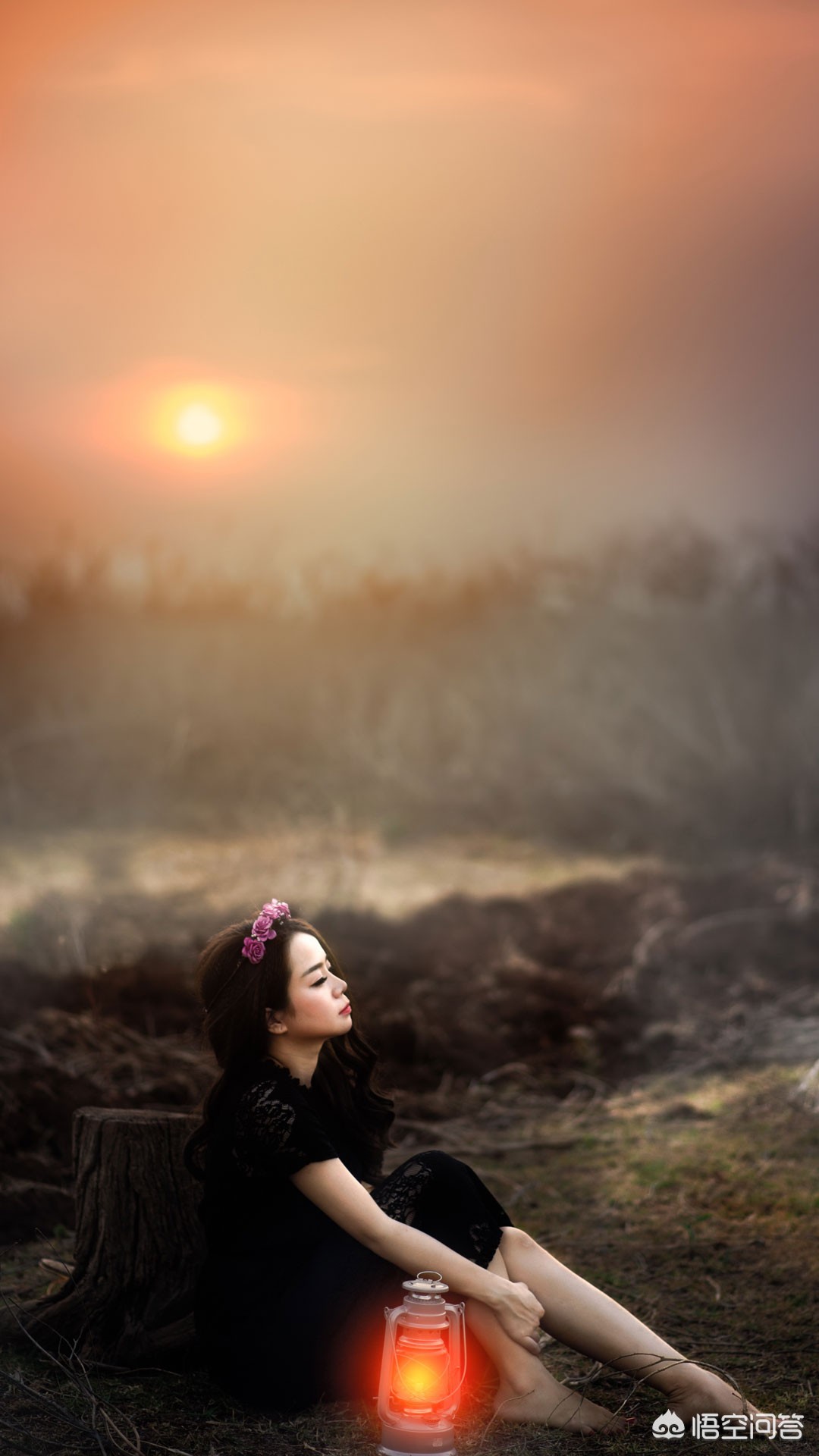 看着孩子孤独的背影文案？：孤独背影图片