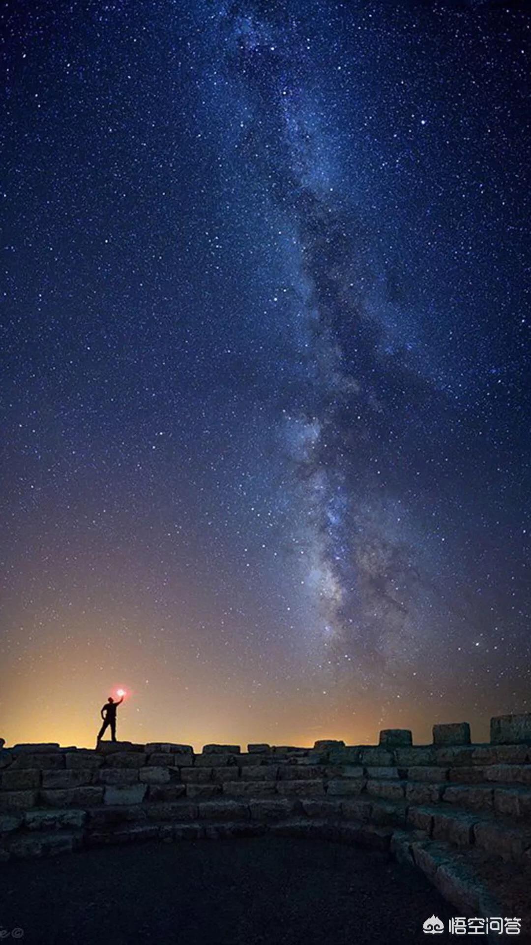 看着孩子孤独的背影文案?:孤独背影图片 看着孩子孤独的背影文案?:孤独背影图片