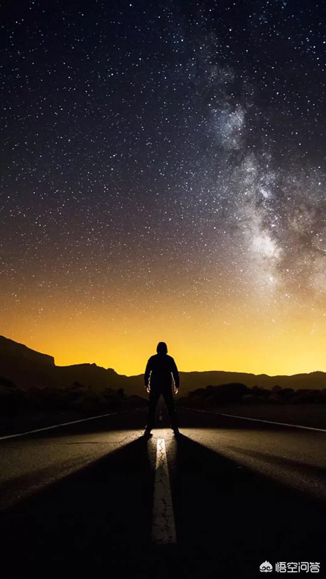 看着孩子孤独的背影文案?:孤独背影图片 看着孩子孤独的背影文案?:孤独背影图片