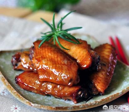 草香(不远处,蛙声还在叫,田野里的草香弥散着,夜风徐徐。?) 草香(不远处,蛙声还在叫,田野里的草香弥散着,夜风徐徐。?)