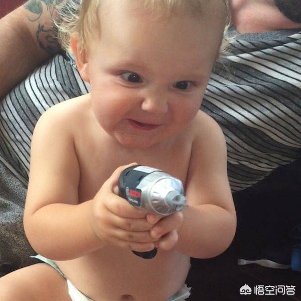 孕妇遭黑熊袭击（熊孩子故意推孕妇，想看看她会不会流产，你怎么看这件事？）