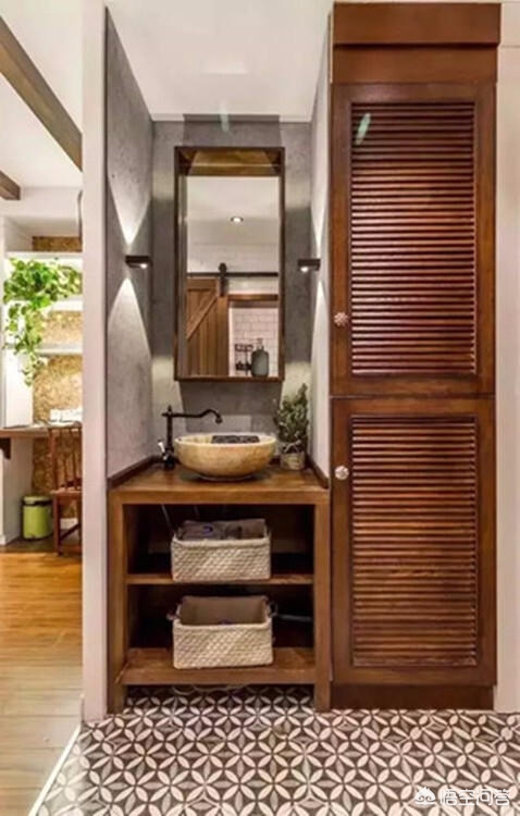 [夹缝中生存]什么叫夹缝里生存？