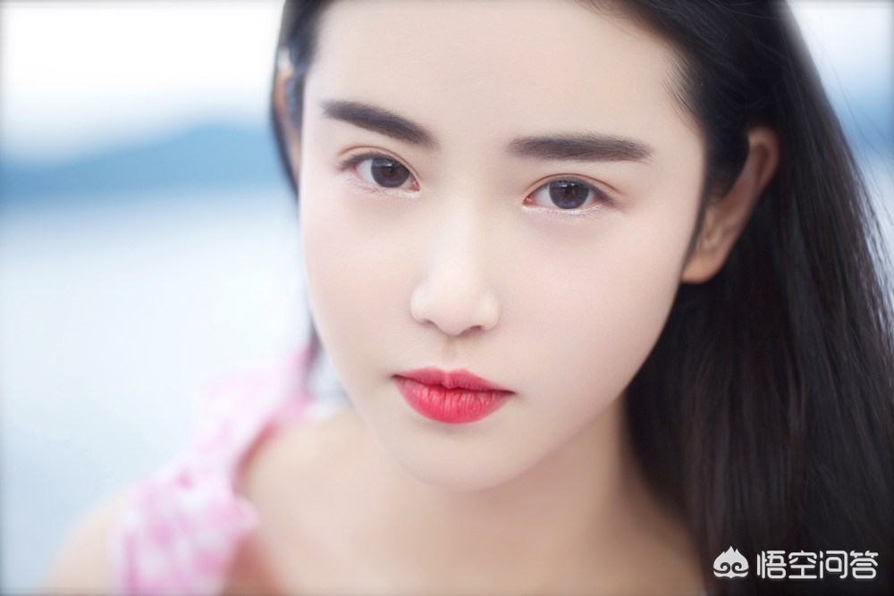 明星美妆好物测评在线
