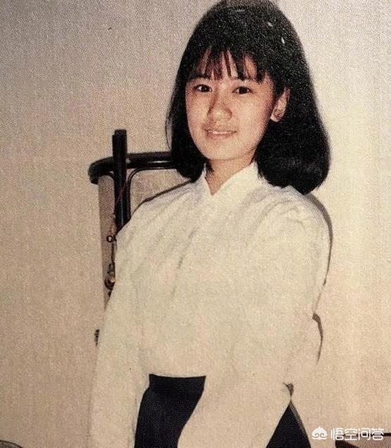 贾静雯晒咘咘庆生照