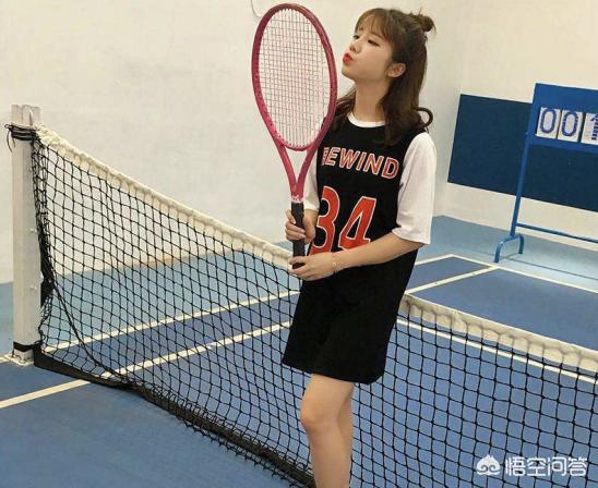 女士运动服装,平时喜欢运动休闲风,有哪些穿搭图片可以参考吗?