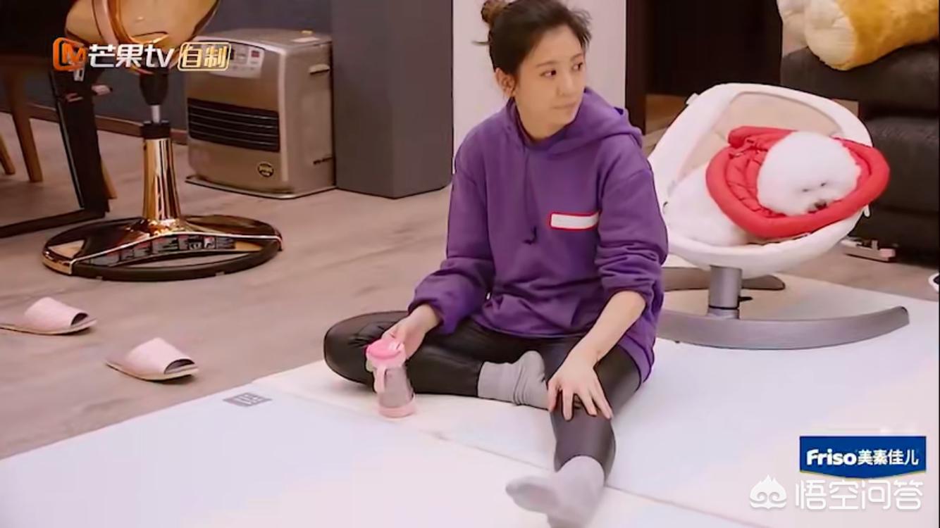 贾静雯晒咘咘庆生照
