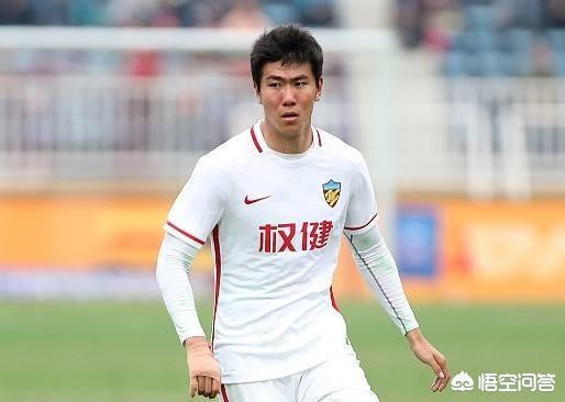 为何中超联赛第八轮率先四张黄牌停赛是韦世豪和刘奕鸣？