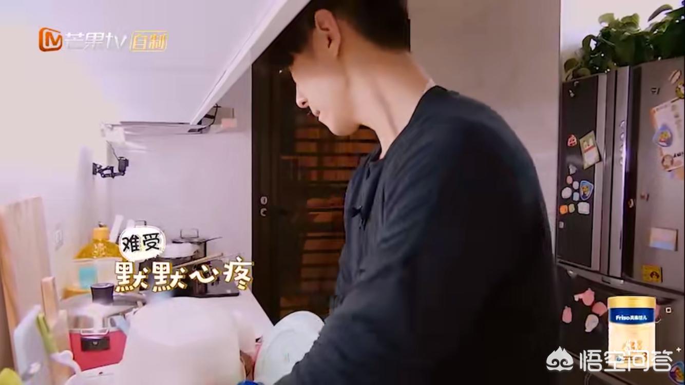 贾静雯晒咘咘庆生照