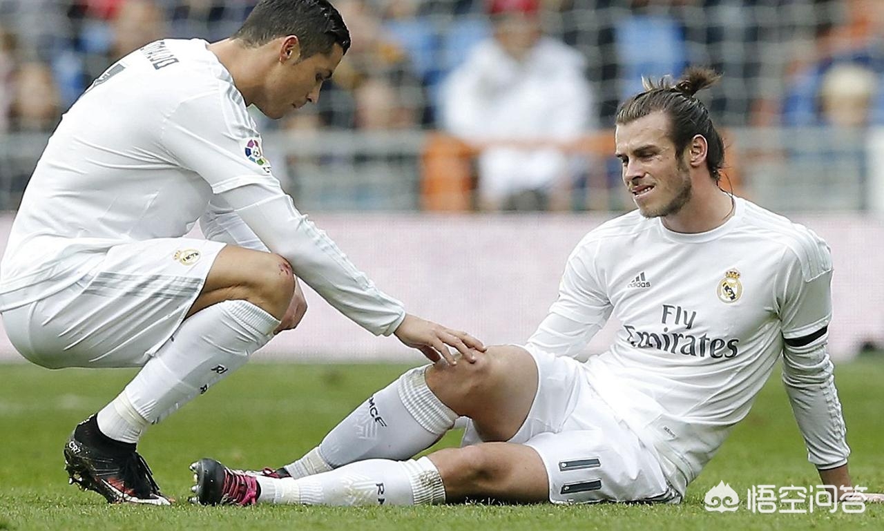 欧冠三连冠,c罗没一起绕场,合影也少了,是要功成身退吗? 欧冠三连冠,c罗没一起绕场,合影也少了,是要功成身退吗?