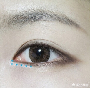 周冬雨长相化妆技巧
