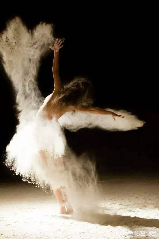 你如何看待现在一部分年轻女性去影楼拍摄暴露的人体摄影？：人体摄影