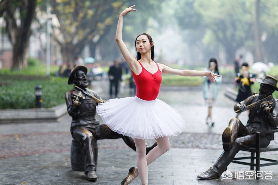 你如何看待现在一部分年轻女性去影楼拍摄暴露的人体摄影？：人体摄影