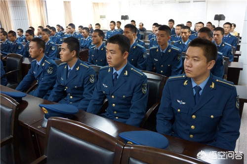 技术级军官转业有什么硬性规定，可以一直干到退休吗？：退役士兵圆指挥梦