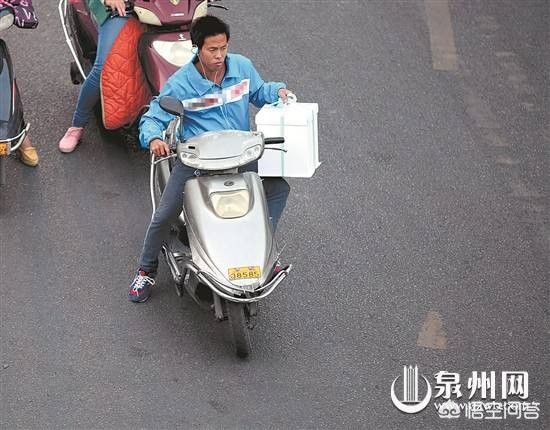 暑假送外卖月入过万