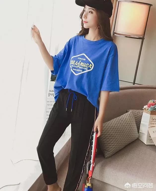 女士运动服装,平时喜欢运动休闲风,有哪些穿搭图片可以参考吗?
